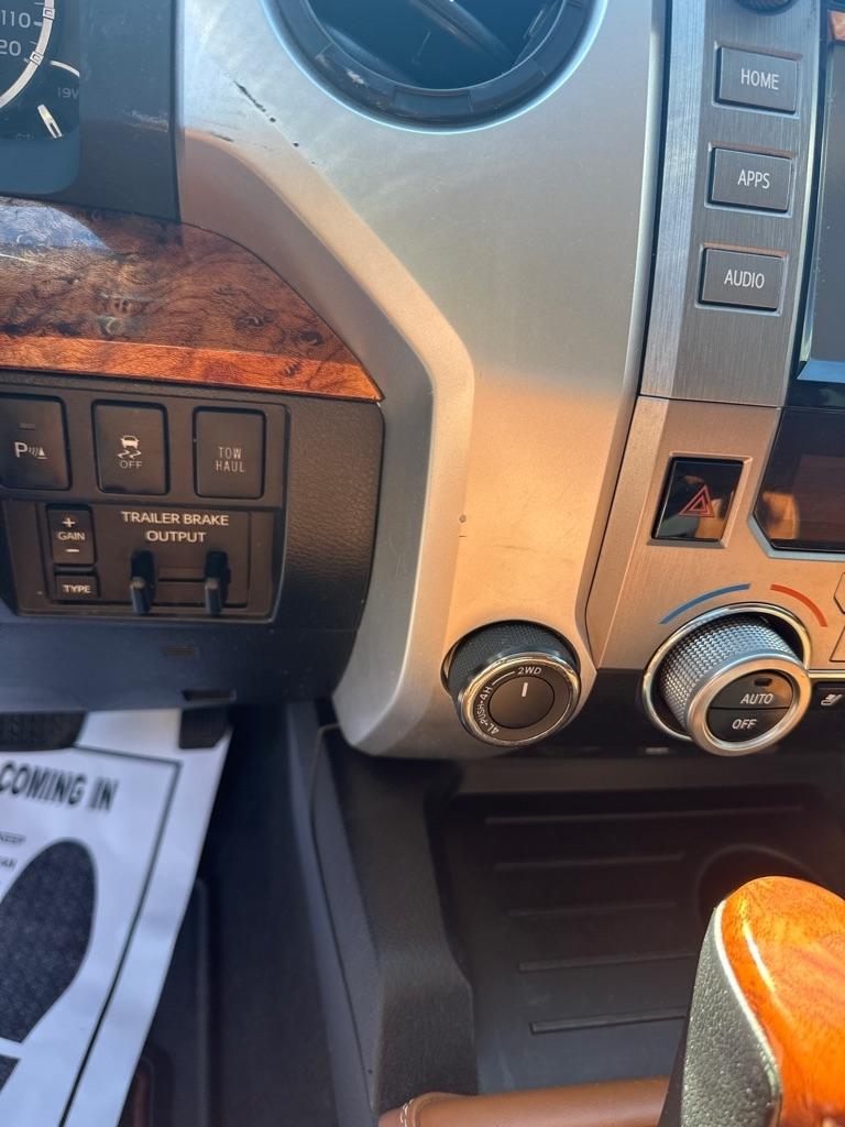 Toyota Tundra 4WD Truck CrewMax 5.7L FFV V8 6-Spd AT Platinum (Natl) 2016