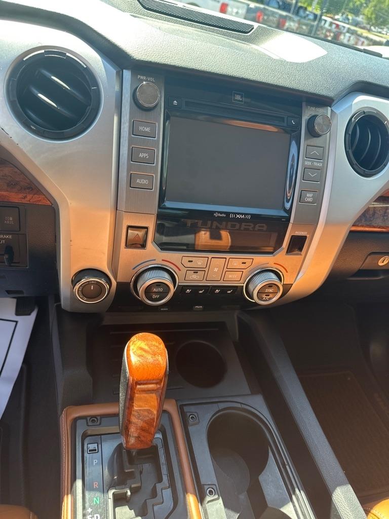 Toyota Tundra 4WD Truck CrewMax 5.7L FFV V8 6-Spd AT Platinum (Natl) 2016