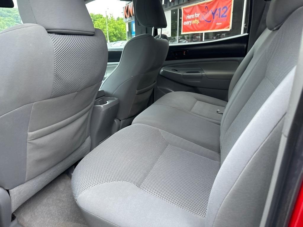 Toyota Tacoma 4WD Double V6 MT (Natl) 2011