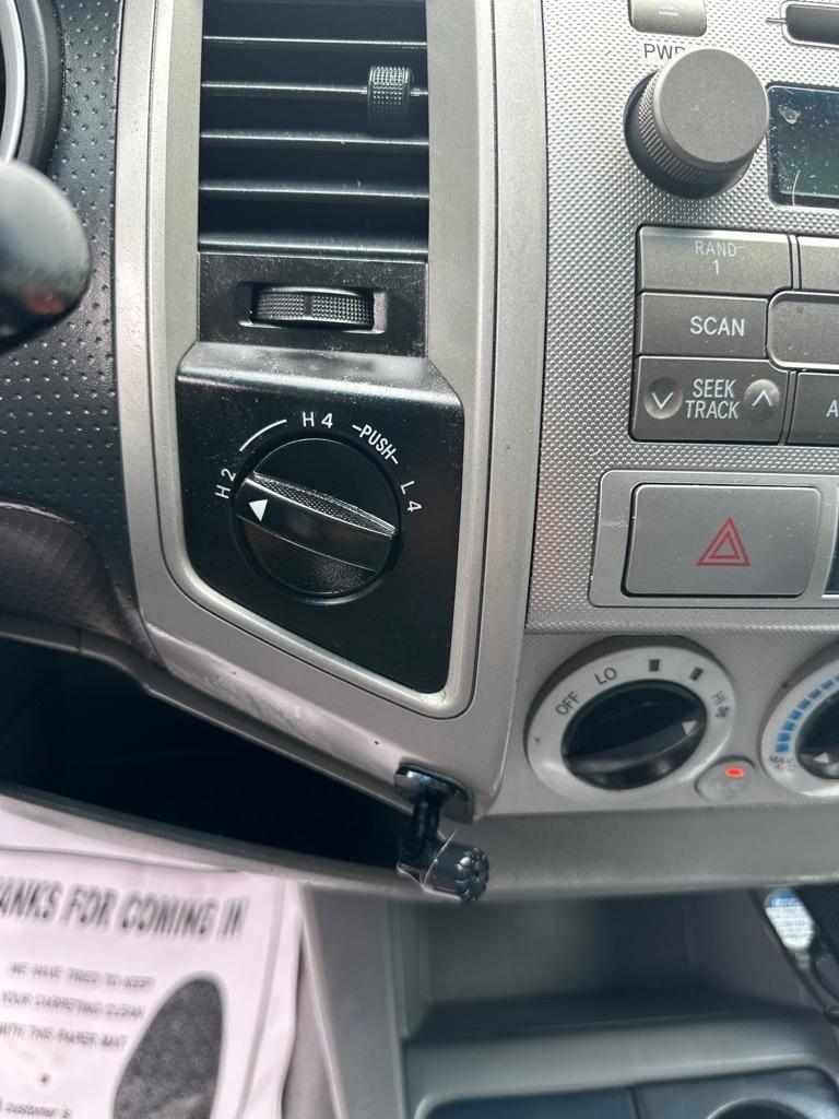 Toyota Tacoma 4WD Double V6 MT (Natl) 2011