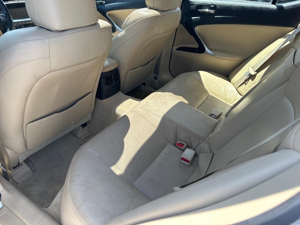 Lexus IS 250 4dr Sport Sdn Manual RWD 2007