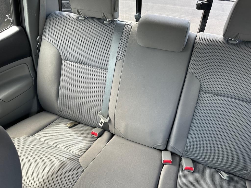 Toyota Tacoma 4WD Double Cab V6 MT (Natl) 2012
