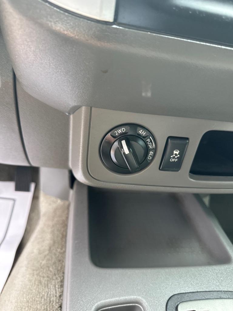 Nissan Frontier 4WD Crew Cab SWB Auto PRO-4X 2016