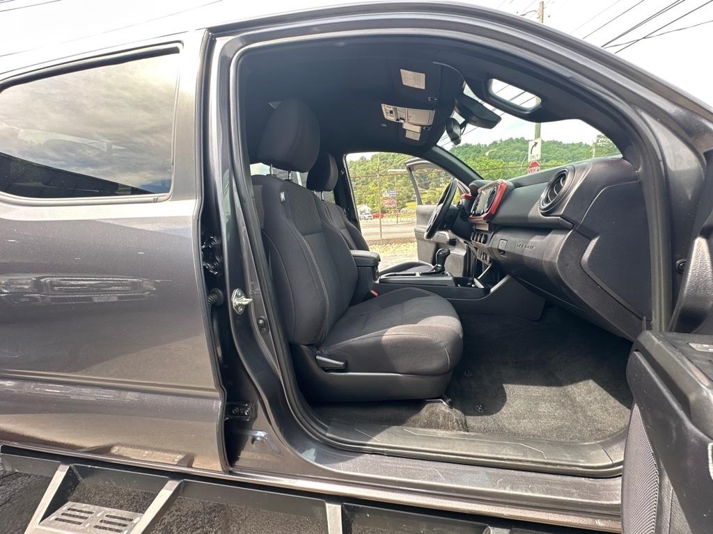 Toyota Tacoma 4WD TRD Off Road Double Cab 5' Bed V6 MT (Natl) 2020