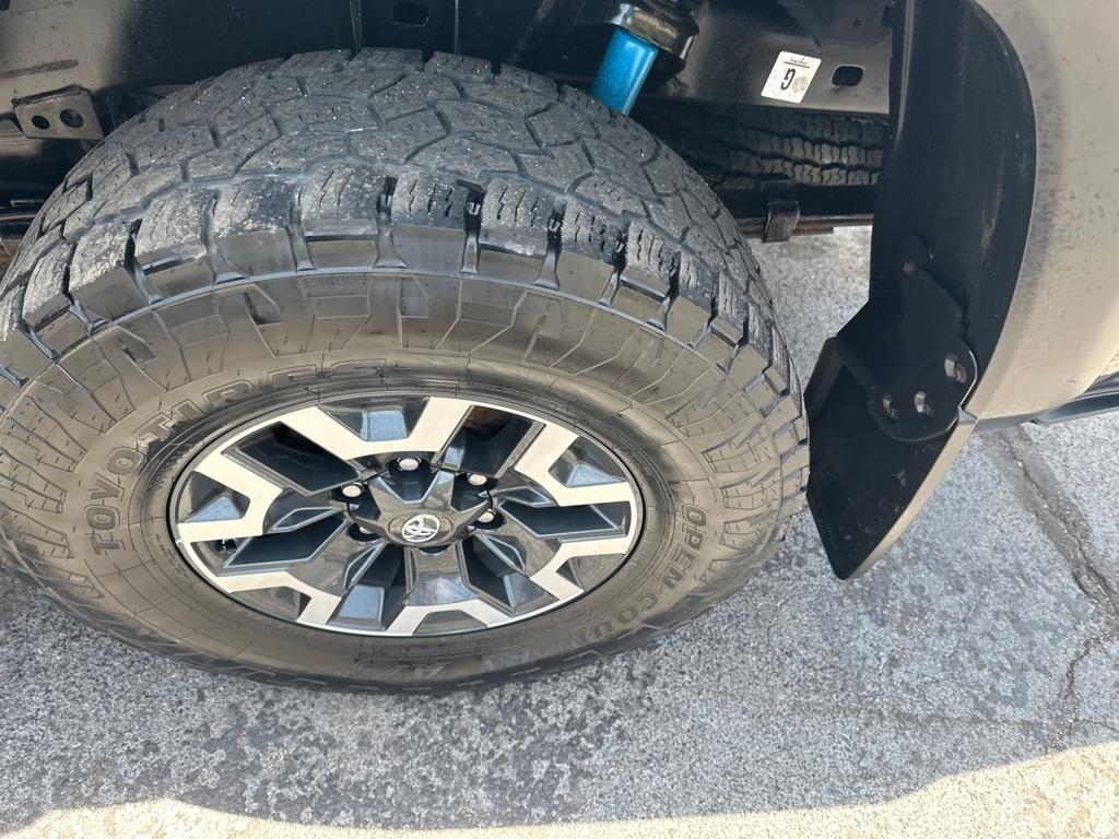 Toyota Tacoma TRD Off Road Double Cab 5' Bed V6 4x4 MT (Natl) 2018