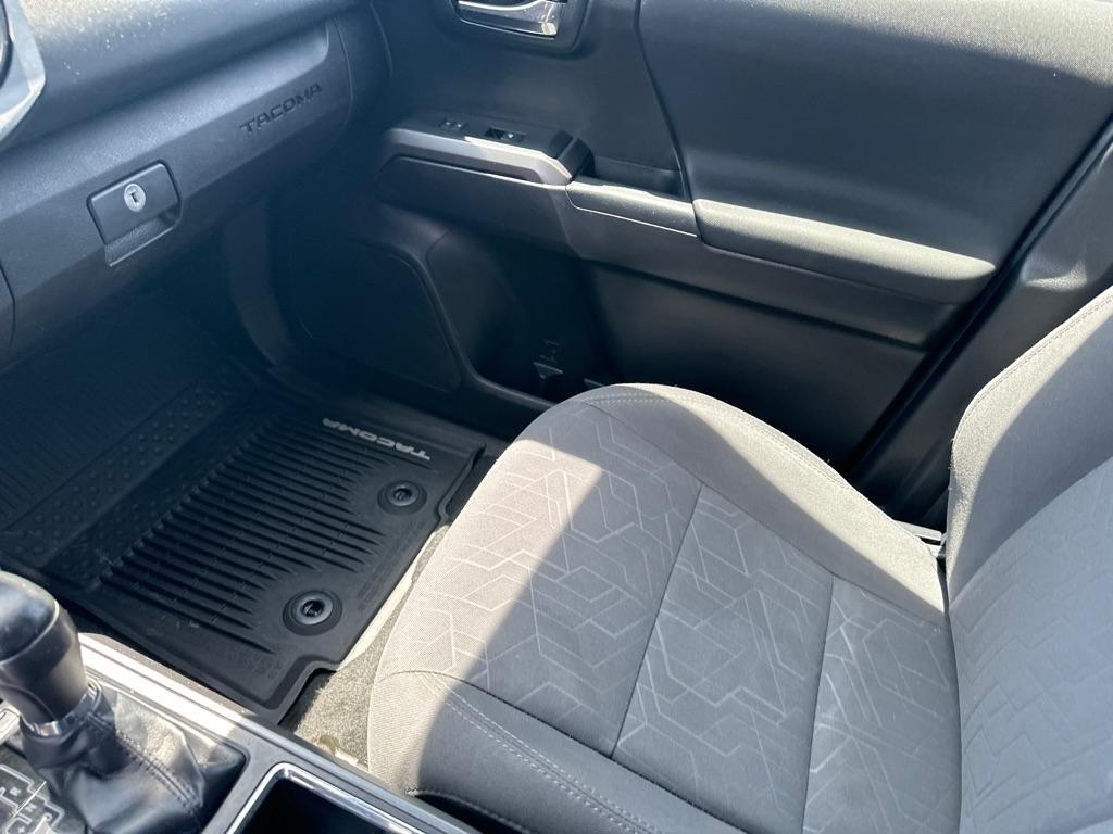 Toyota Tacoma TRD Off Road Double Cab 5' Bed V6 4x4 MT (Natl) 2018