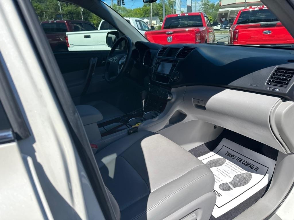 Toyota Highlander 4WD 4dr V6 Limited (Natl) 2013