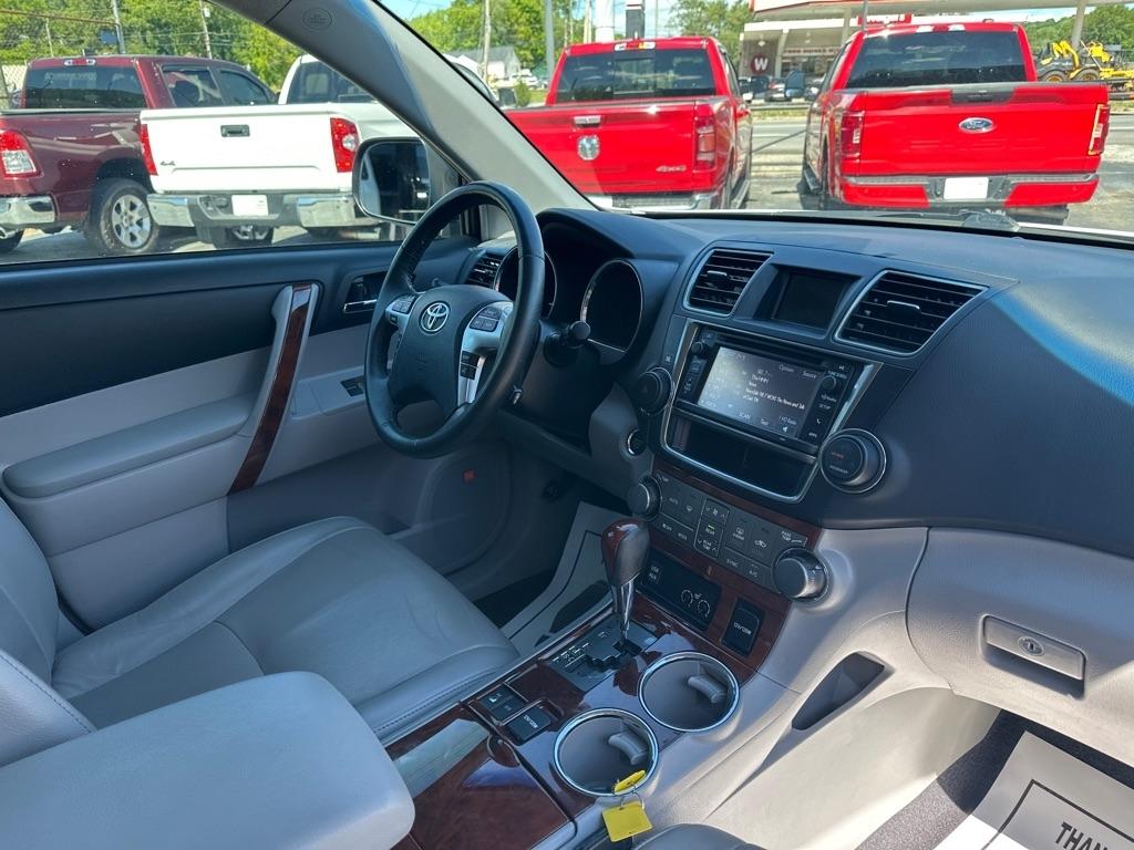 Toyota Highlander 4WD 4dr V6 Limited (Natl) 2013