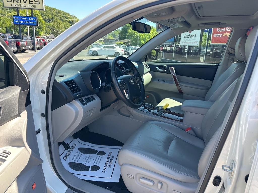 Toyota Highlander 4WD 4dr V6 Limited (Natl) 2013