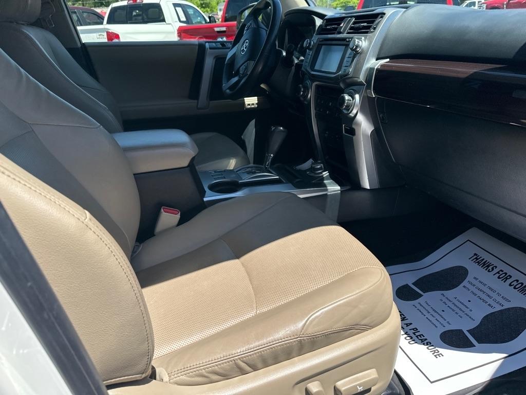 Toyota 4Runner TRD Off Road Premium 4WD (Natl) 2017