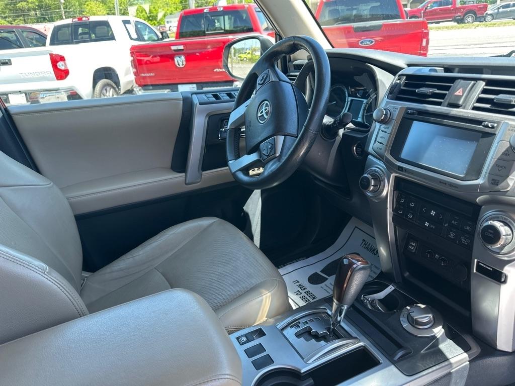 Toyota 4Runner TRD Off Road Premium 4WD (Natl) 2017