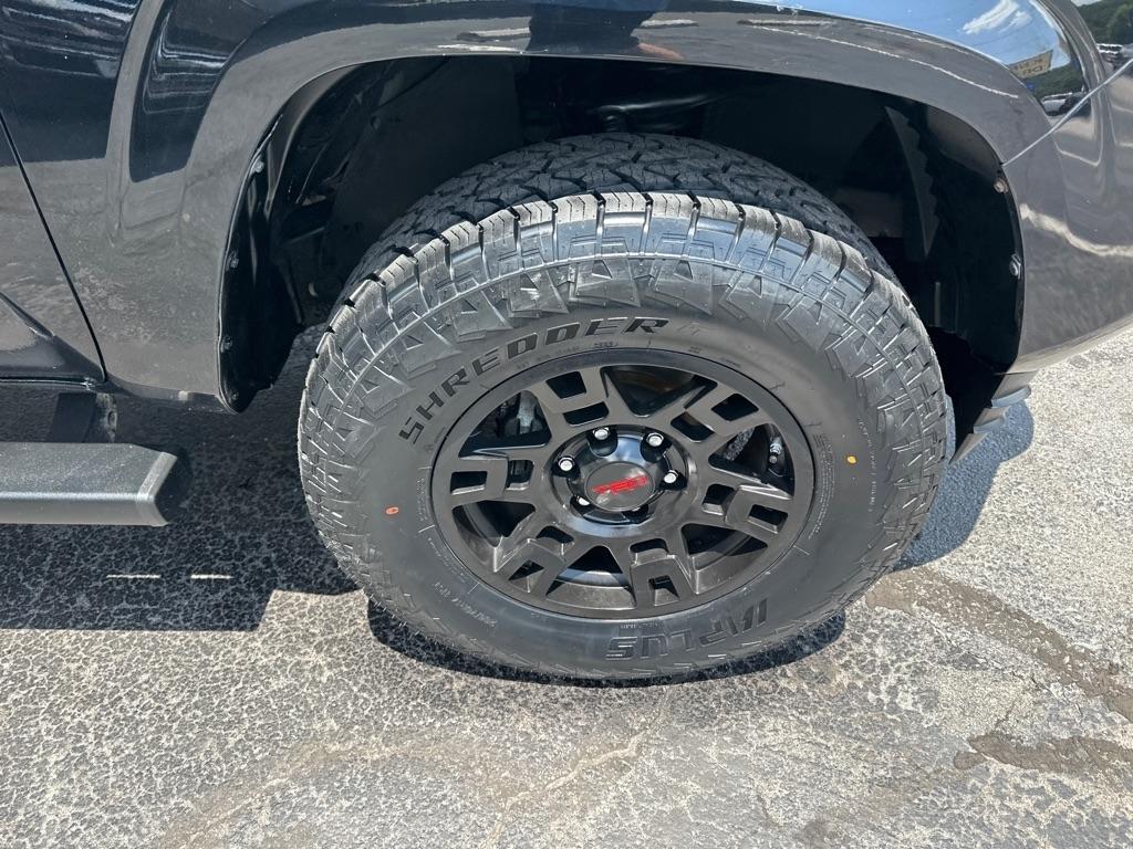 Toyota Tacoma SR5 Double Cab 5' Bed I4 4x2 AT (Natl) 2017