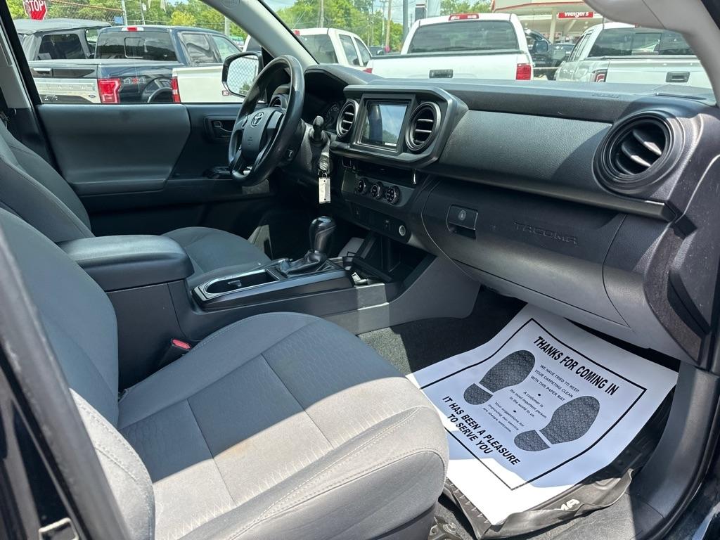 Toyota Tacoma SR5 Double Cab 5' Bed I4 4x2 AT (Natl) 2017