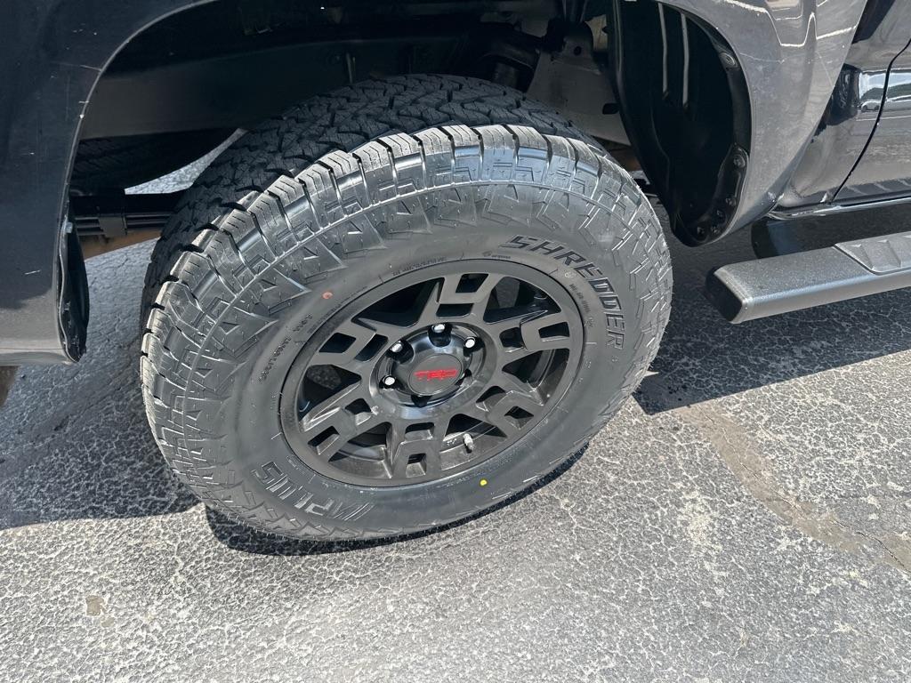 Toyota Tacoma SR5 Double Cab 5' Bed I4 4x2 AT (Natl) 2017