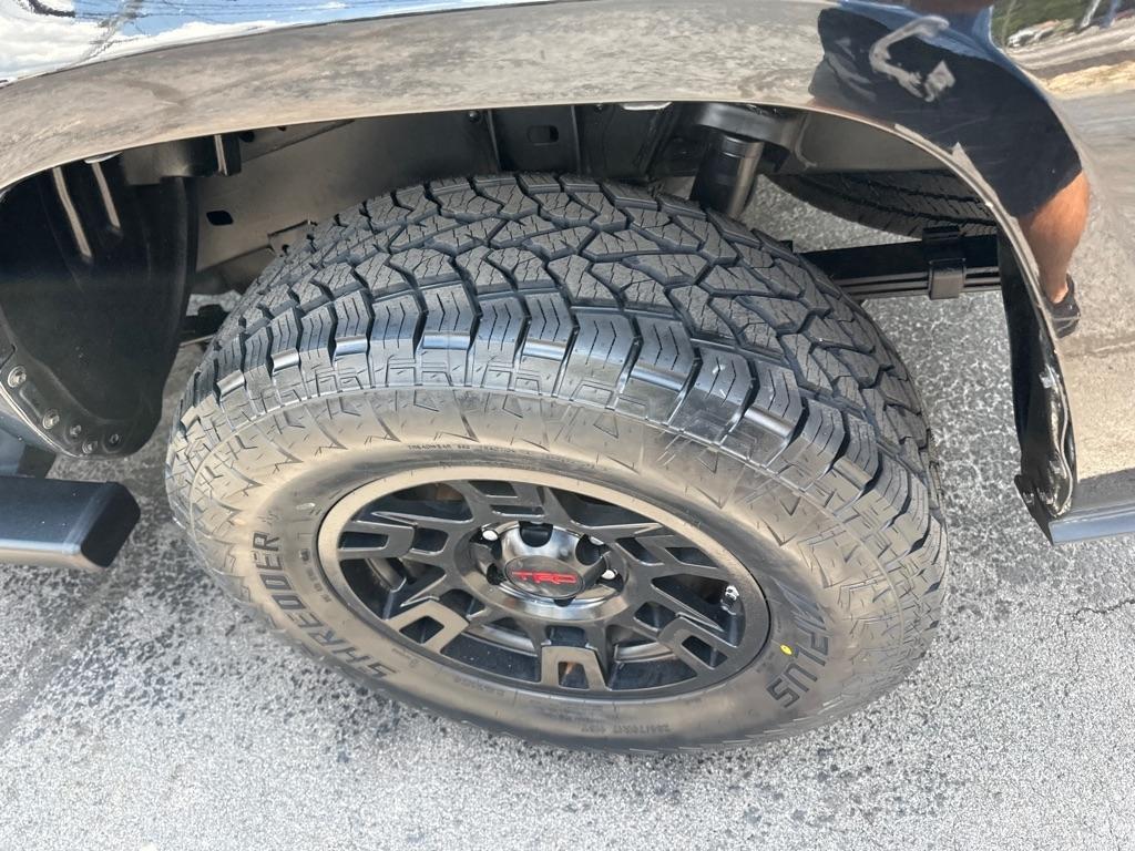 Toyota Tacoma SR5 Double Cab 5' Bed I4 4x2 AT (Natl) 2017