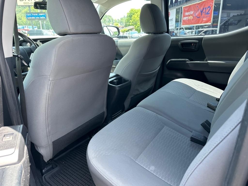 Toyota Tacoma SR5 Double Cab 5' Bed I4 4x2 AT (Natl) 2017