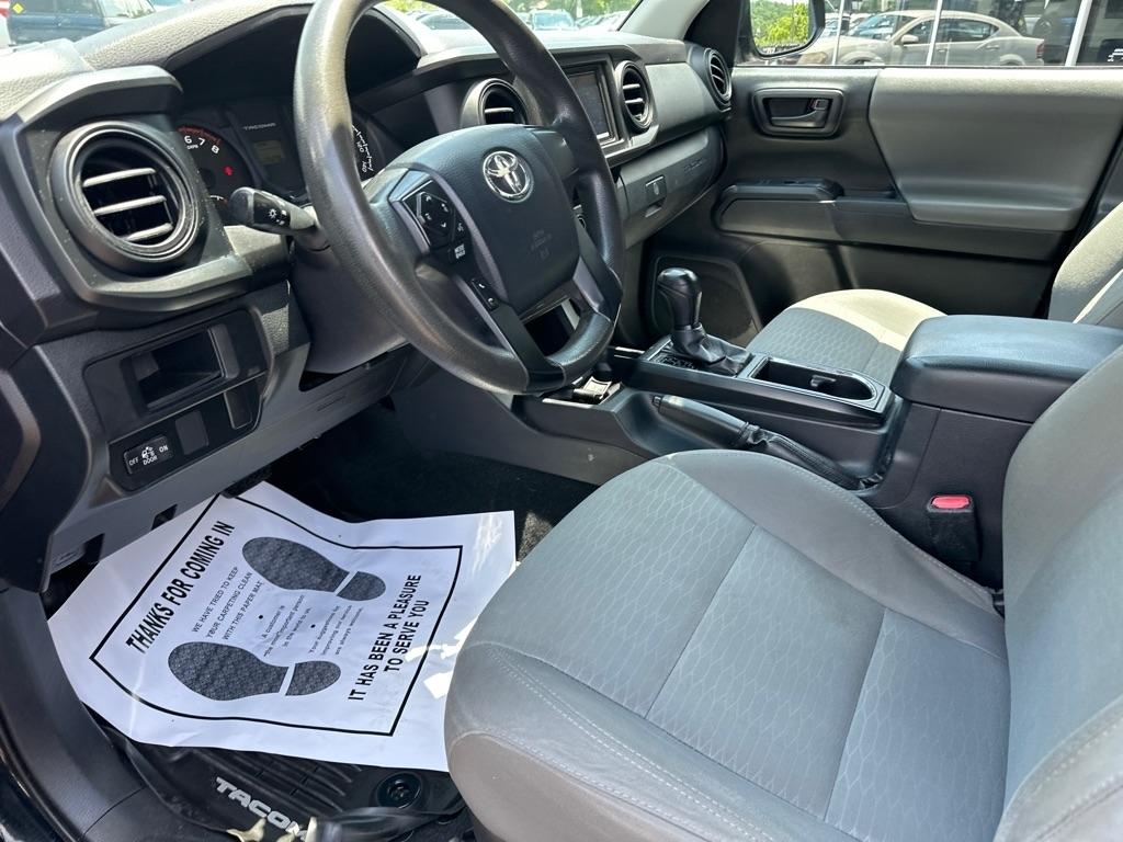 Toyota Tacoma SR5 Double Cab 5' Bed I4 4x2 AT (Natl) 2017
