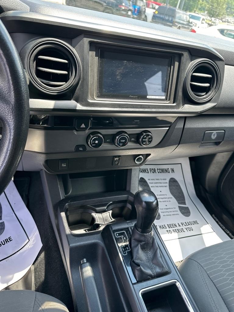 Toyota Tacoma SR5 Double Cab 5' Bed I4 4x2 AT (Natl) 2017
