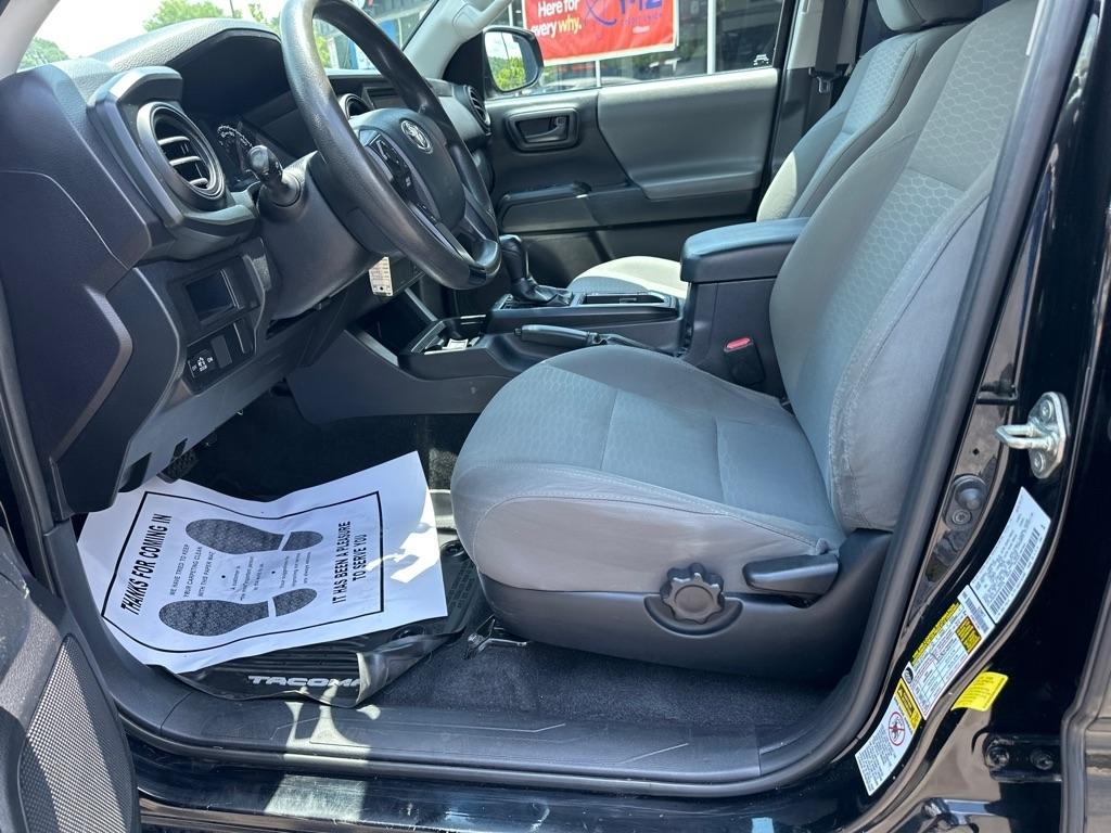 Toyota Tacoma SR5 Double Cab 5' Bed I4 4x2 AT (Natl) 2017
