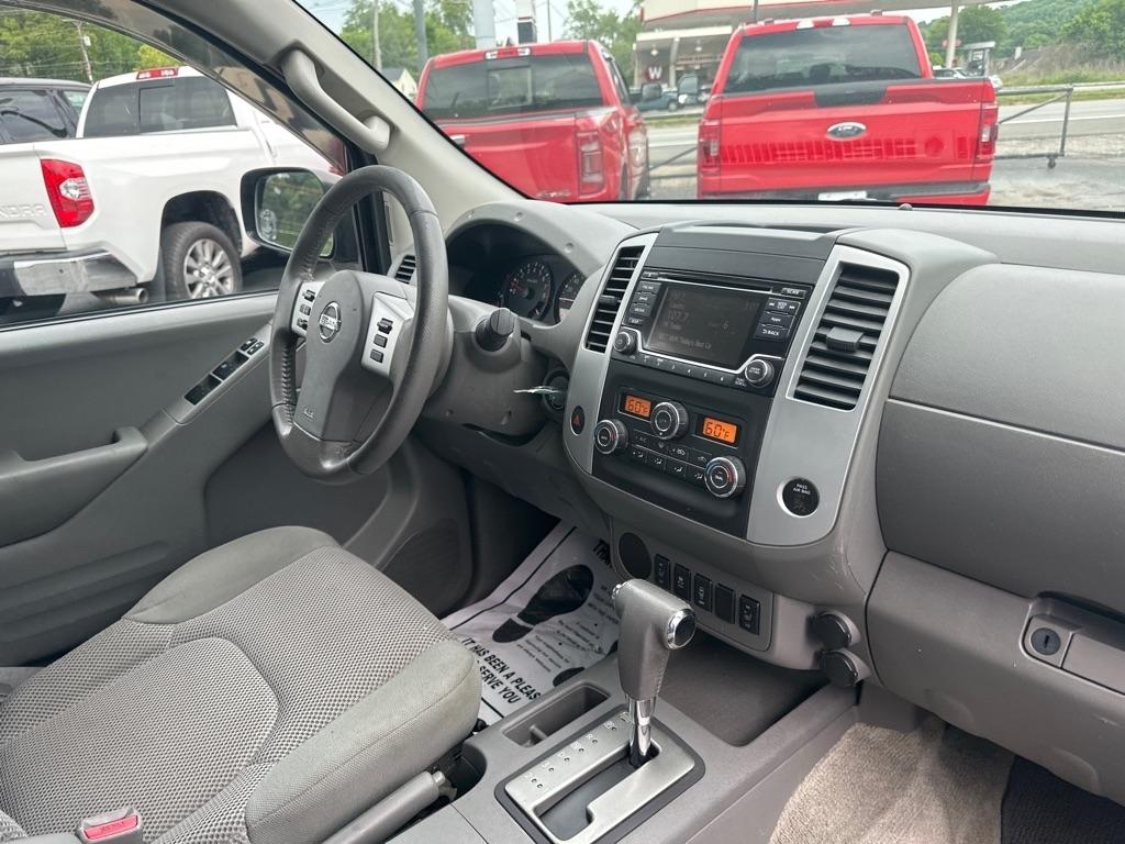 Nissan Frontier 2WD Crew Cab SWB Auto SV 2016