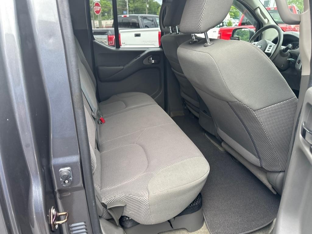 Nissan Frontier 2WD Crew Cab SWB Auto SV 2016
