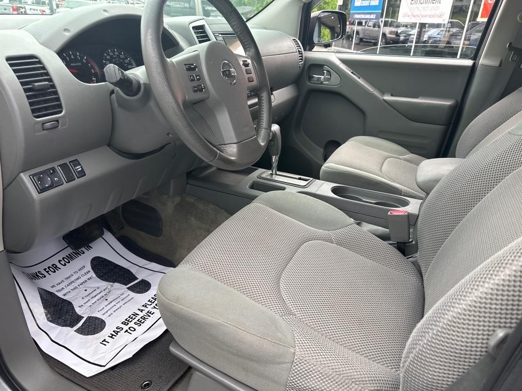Nissan Frontier 2WD Crew Cab SWB Auto SV 2016