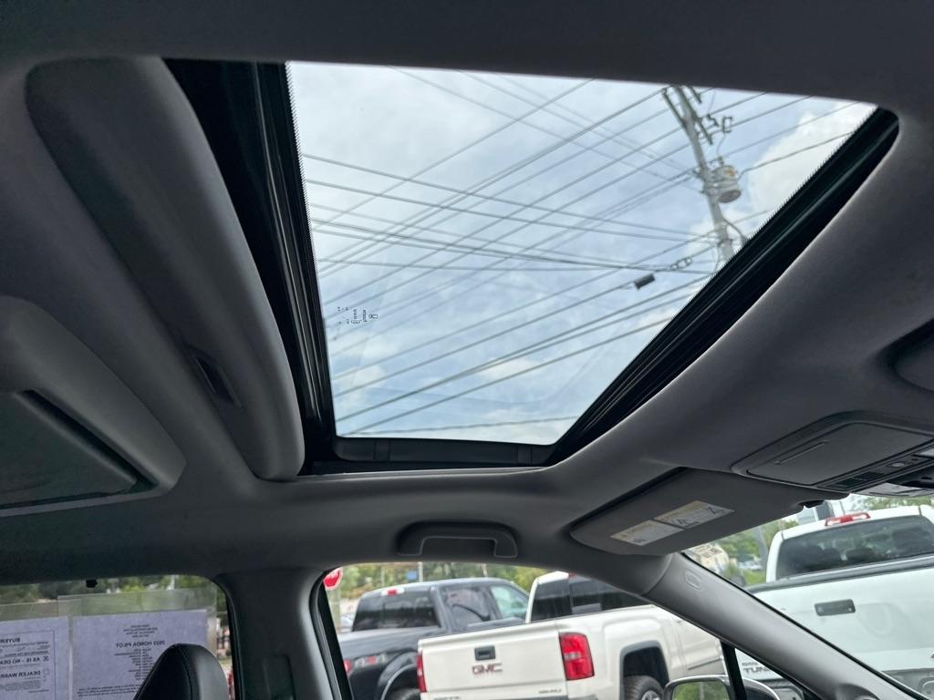 Honda Pilot Touring 8-Passenger 2WD 2022