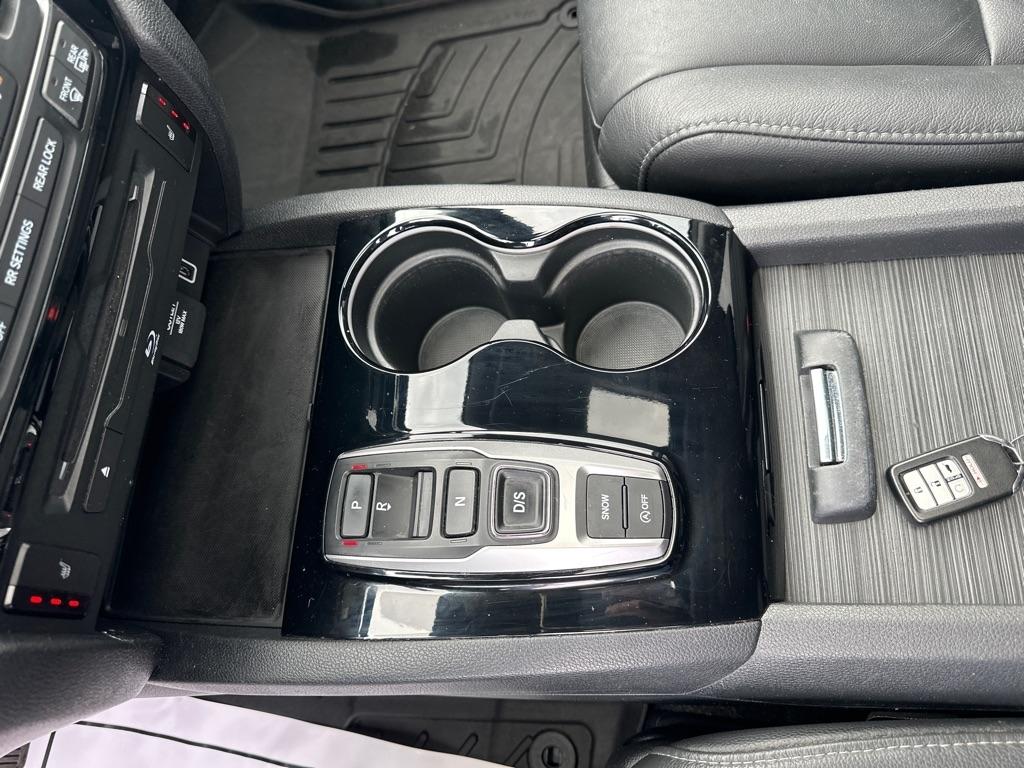 Honda Pilot Touring 8-Passenger 2WD 2022