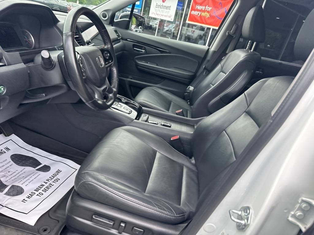 Honda Pilot Touring 8-Passenger 2WD 2022