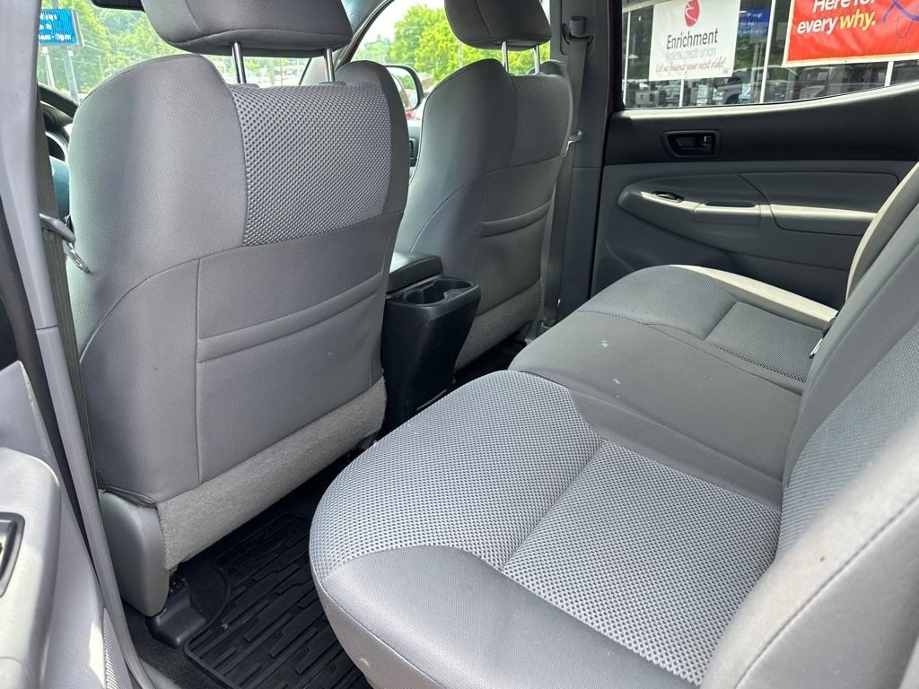 Toyota Tacoma 4WD Double Cab V6 MT (Natl) 2013