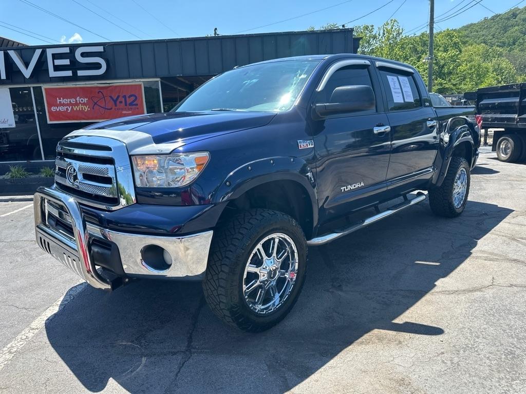 Toyota Tundra 4WD Truck CrewMax 5.7L V8 6-Spd AT (Natl) 2011