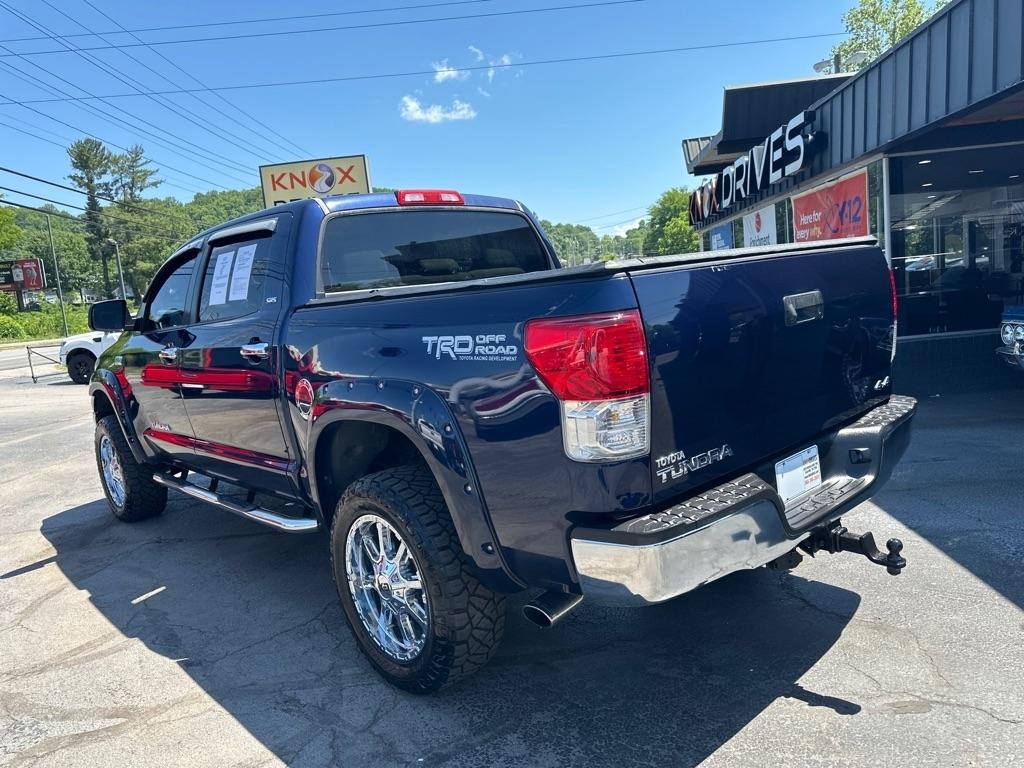 Toyota Tundra 4WD Truck CrewMax 5.7L V8 6-Spd AT (Natl) 2011