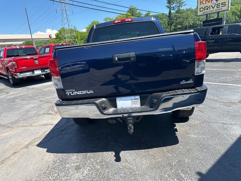 Toyota Tundra 4WD Truck CrewMax 5.7L V8 6-Spd AT (Natl) 2011