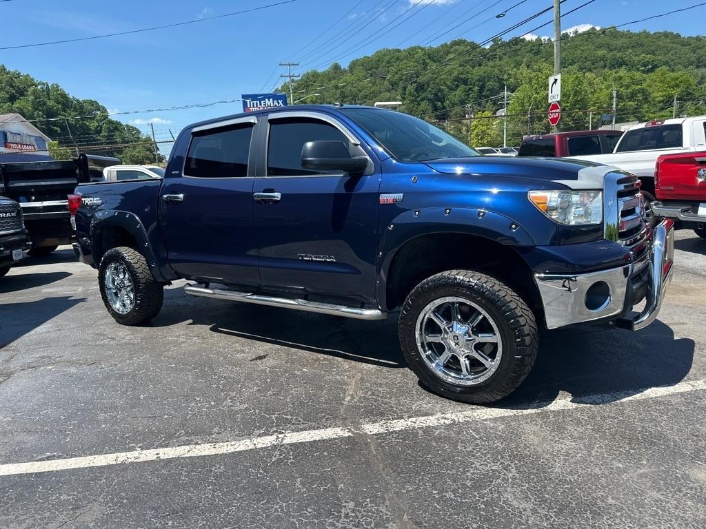 Toyota Tundra 4WD Truck CrewMax 5.7L V8 6-Spd AT (Natl) 2011