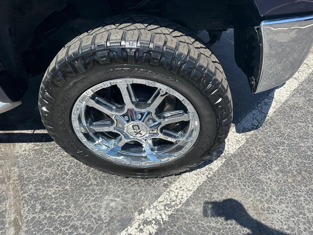Toyota Tundra 4WD Truck CrewMax 5.7L V8 6-Spd AT (Natl) 2011