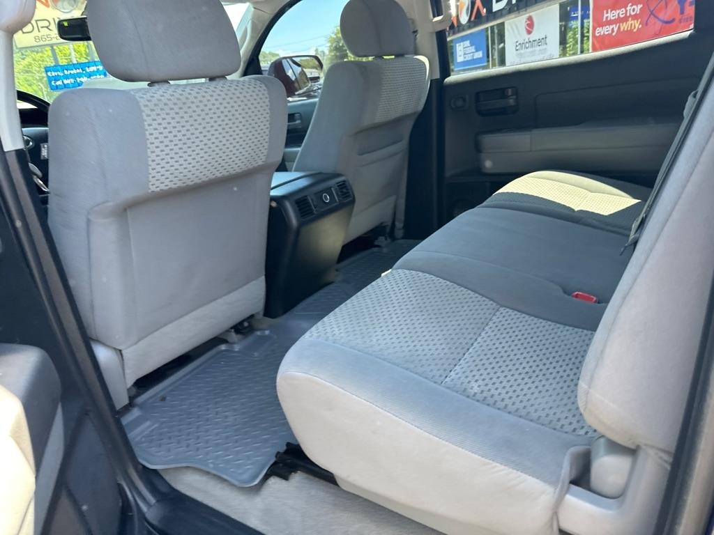 Toyota Tundra 4WD Truck CrewMax 5.7L V8 6-Spd AT (Natl) 2011