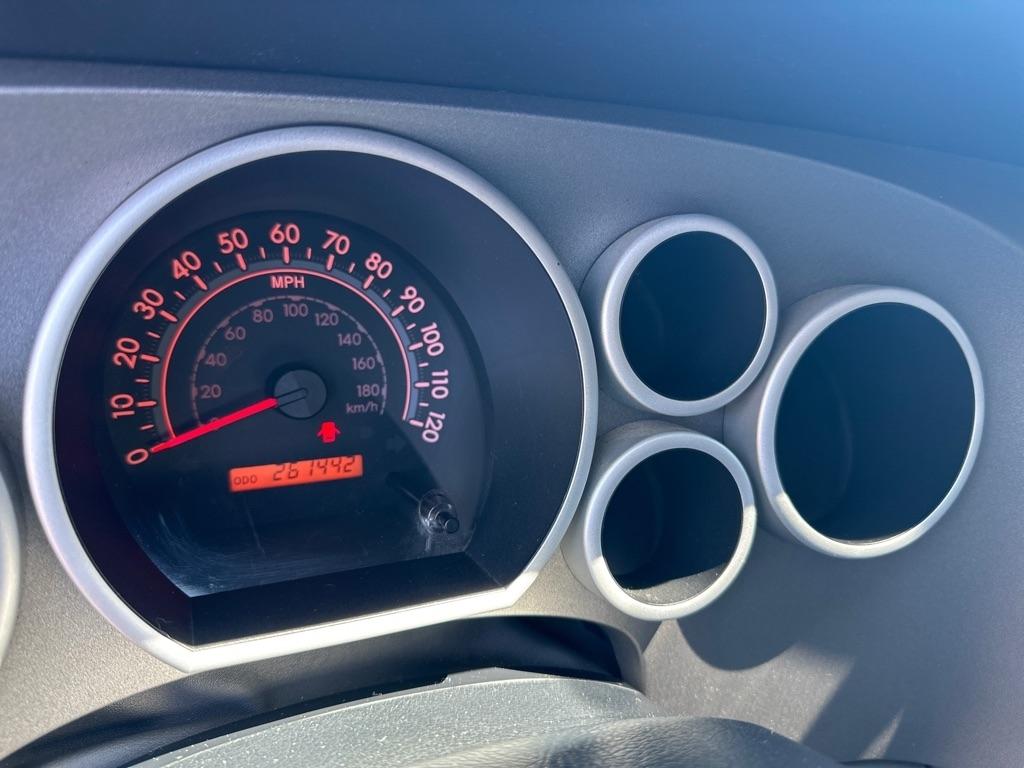 Toyota Tundra 4WD Truck CrewMax 5.7L V8 6-Spd AT (Natl) 2011