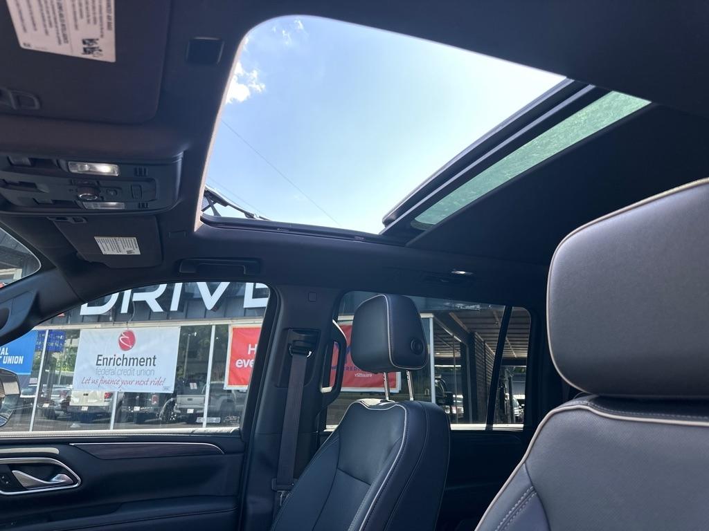 GMC Yukon XL 4WD 4dr SLT 2022