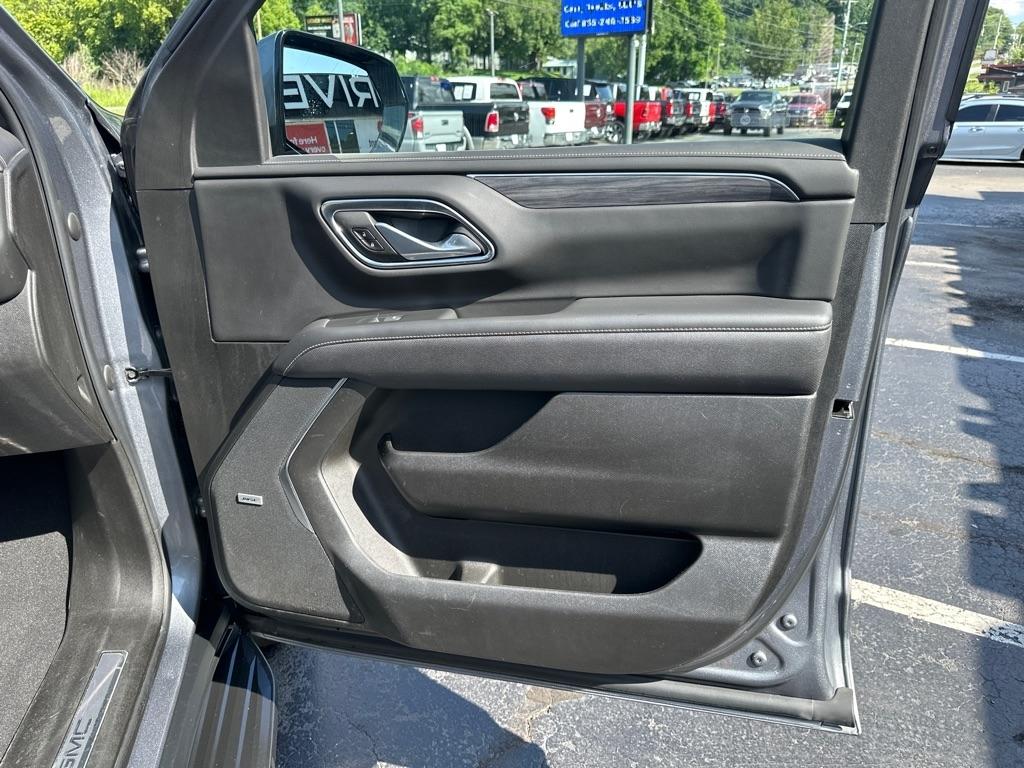 GMC Yukon XL 4WD 4dr SLT 2022