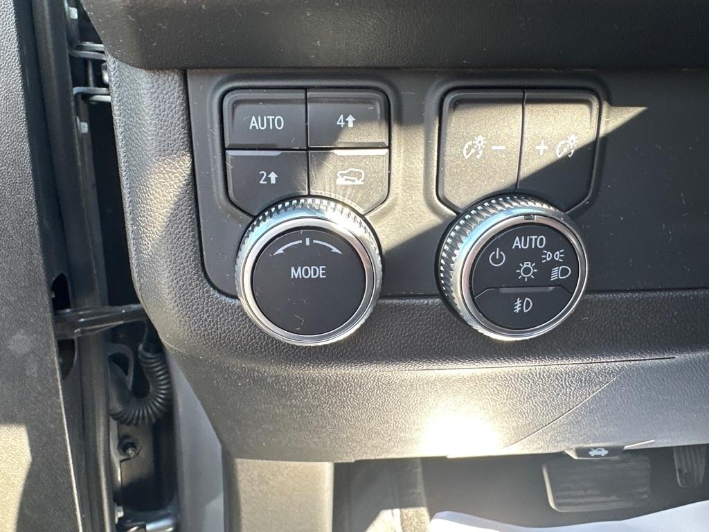 GMC Yukon XL 4WD 4dr SLT 2022