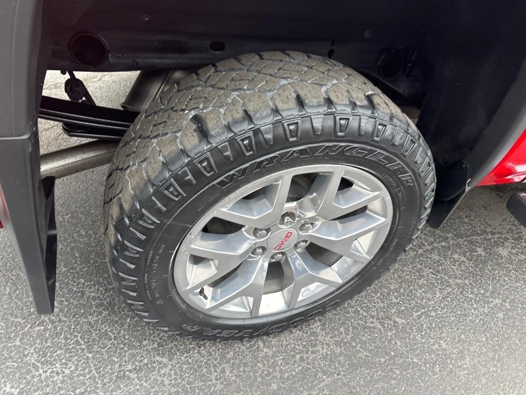 GMC Sierra 1500 4WD Crew Cab 143.5" SLT 2018