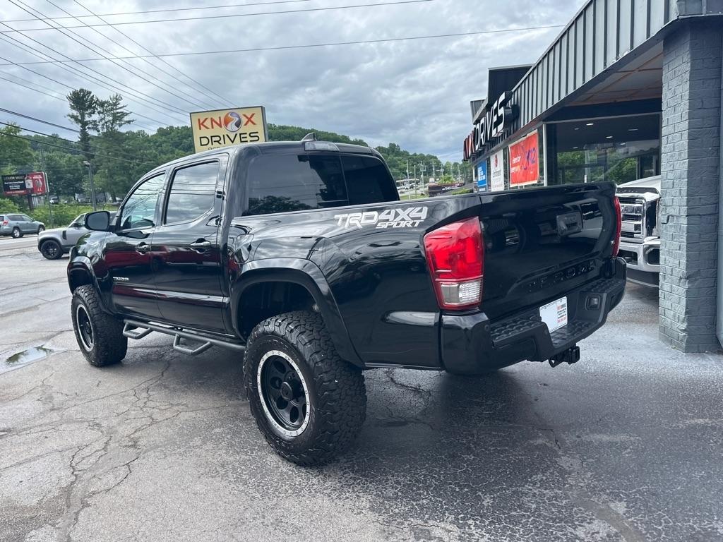 Toyota Tacoma TRD Off Road Double Cab 5' Bed V6 4x4 MT (Natl) 2017