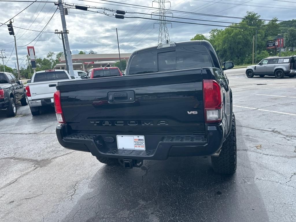 Toyota Tacoma TRD Off Road Double Cab 5' Bed V6 4x4 MT (Natl) 2017