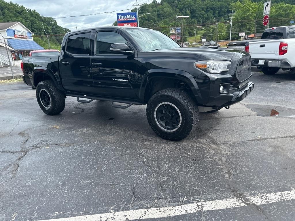 Toyota Tacoma TRD Off Road Double Cab 5' Bed V6 4x4 MT (Natl) 2017