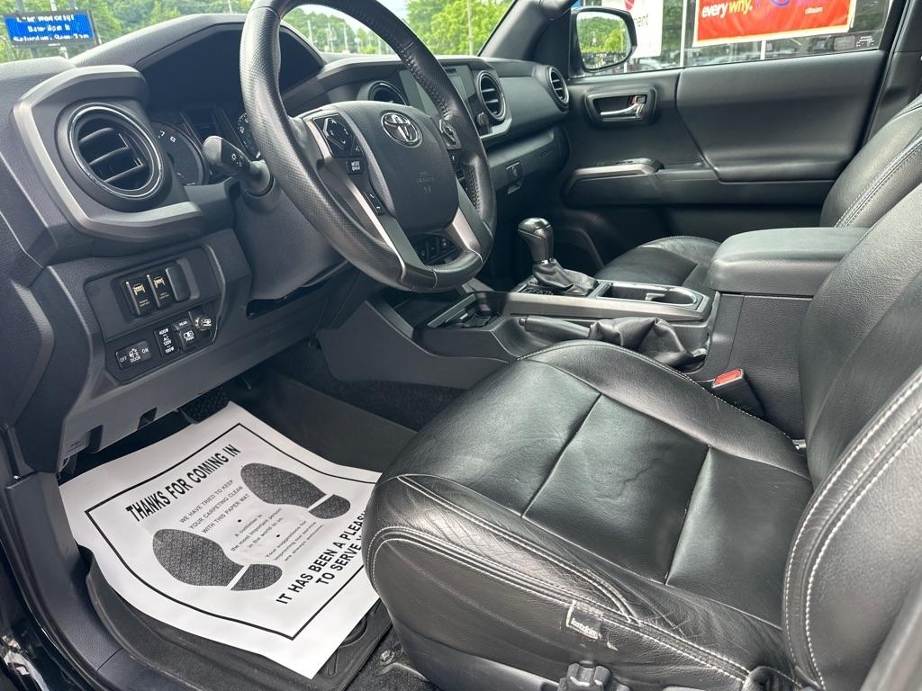 Toyota Tacoma TRD Off Road Double Cab 5' Bed V6 4x4 MT (Natl) 2017