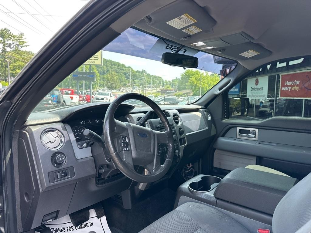 Ford F-150 4WD SuperCrew 145" Platinum 2011