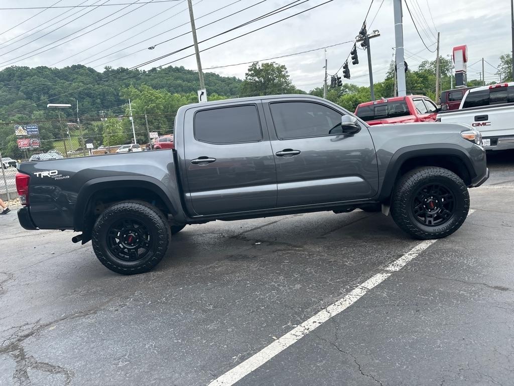 Toyota Tacoma TRD Off Road Double Cab 5' Bed V6 4x4 MT (Natl) 2017