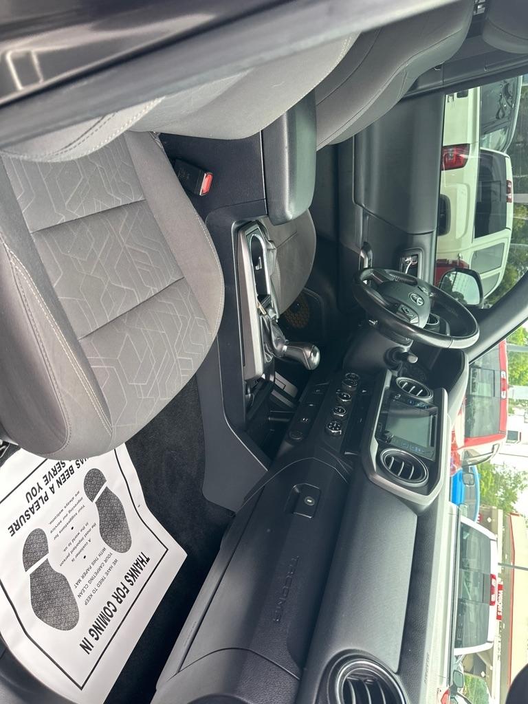 Toyota Tacoma TRD Off Road Double Cab 5' Bed V6 4x4 MT (Natl) 2017