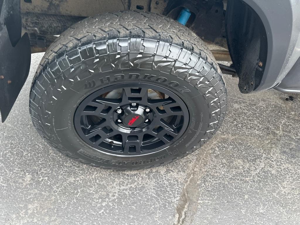 Toyota Tacoma TRD Off Road Double Cab 5' Bed V6 4x4 MT (Natl) 2017