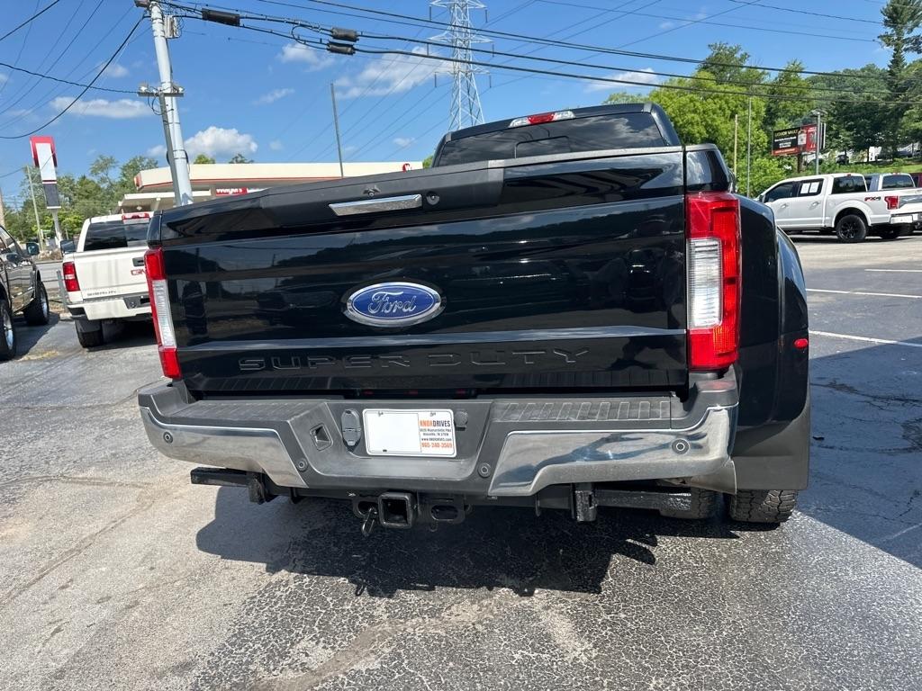Ford Super Duty F-350 DRW King Ranch 4WD Crew Cab 8' Box 2017